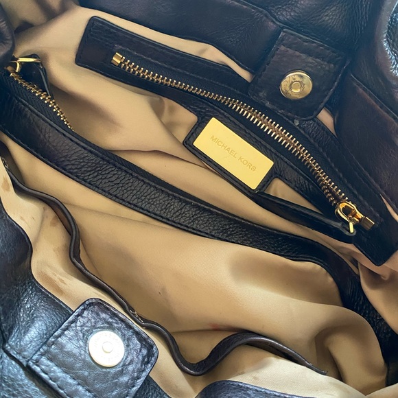 Michael Kors Black Leather Bag with Gold Hardware - Picture 5 of 16